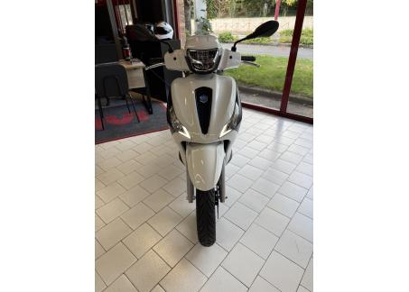 PIAGGIO MEDLEY 125 S (seulement 30km)  2025