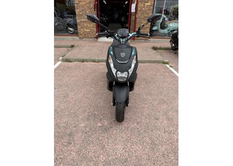 PEUGEOT E-STREETZONE (deux batteries 110 km d'autonomie) 