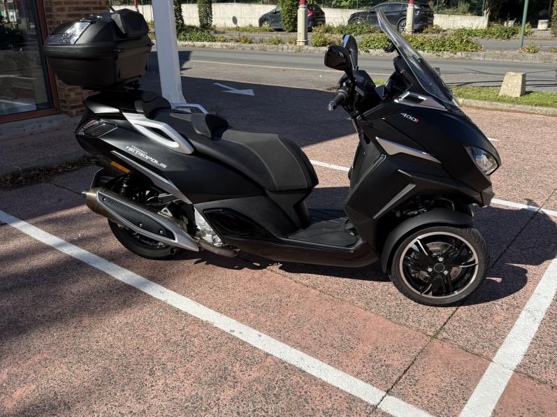 PEUGEOT METROPOLIS 400  avec top case 